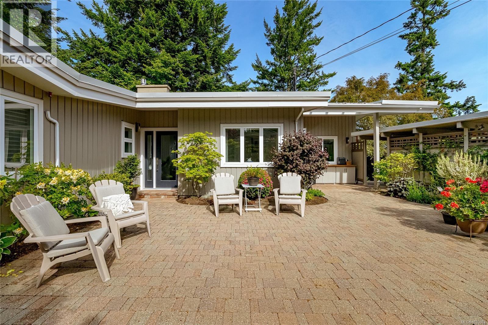  4516 Duart Road, Saanich