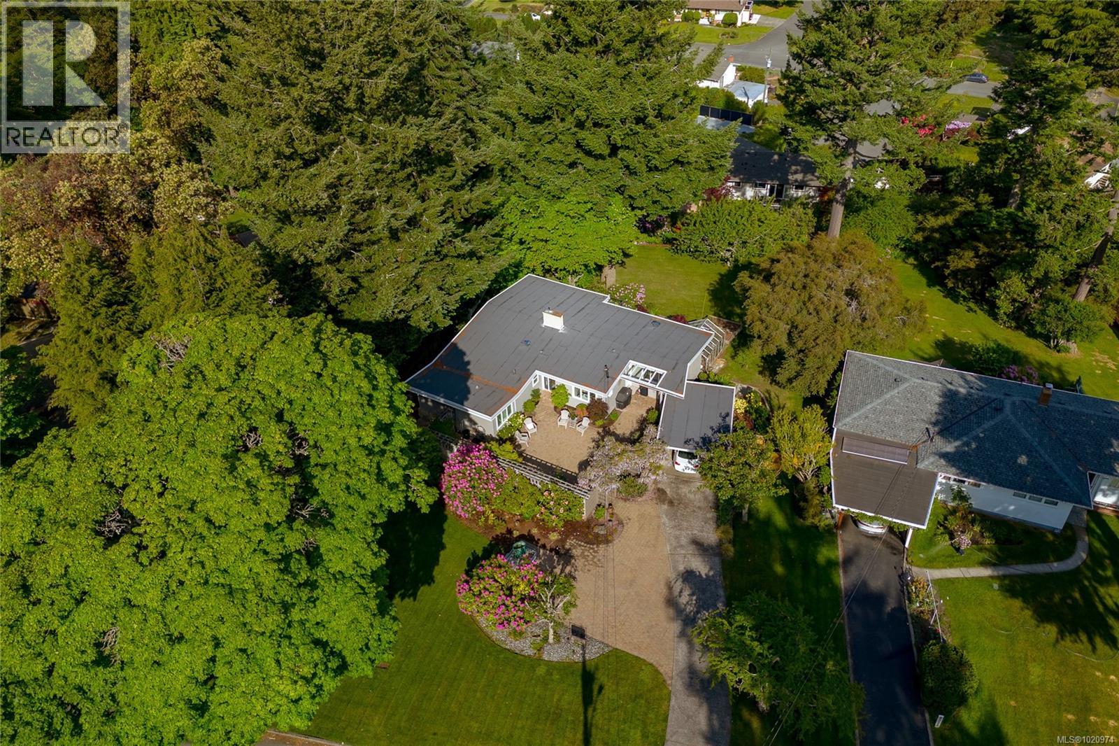  4516 Duart Road, Saanich