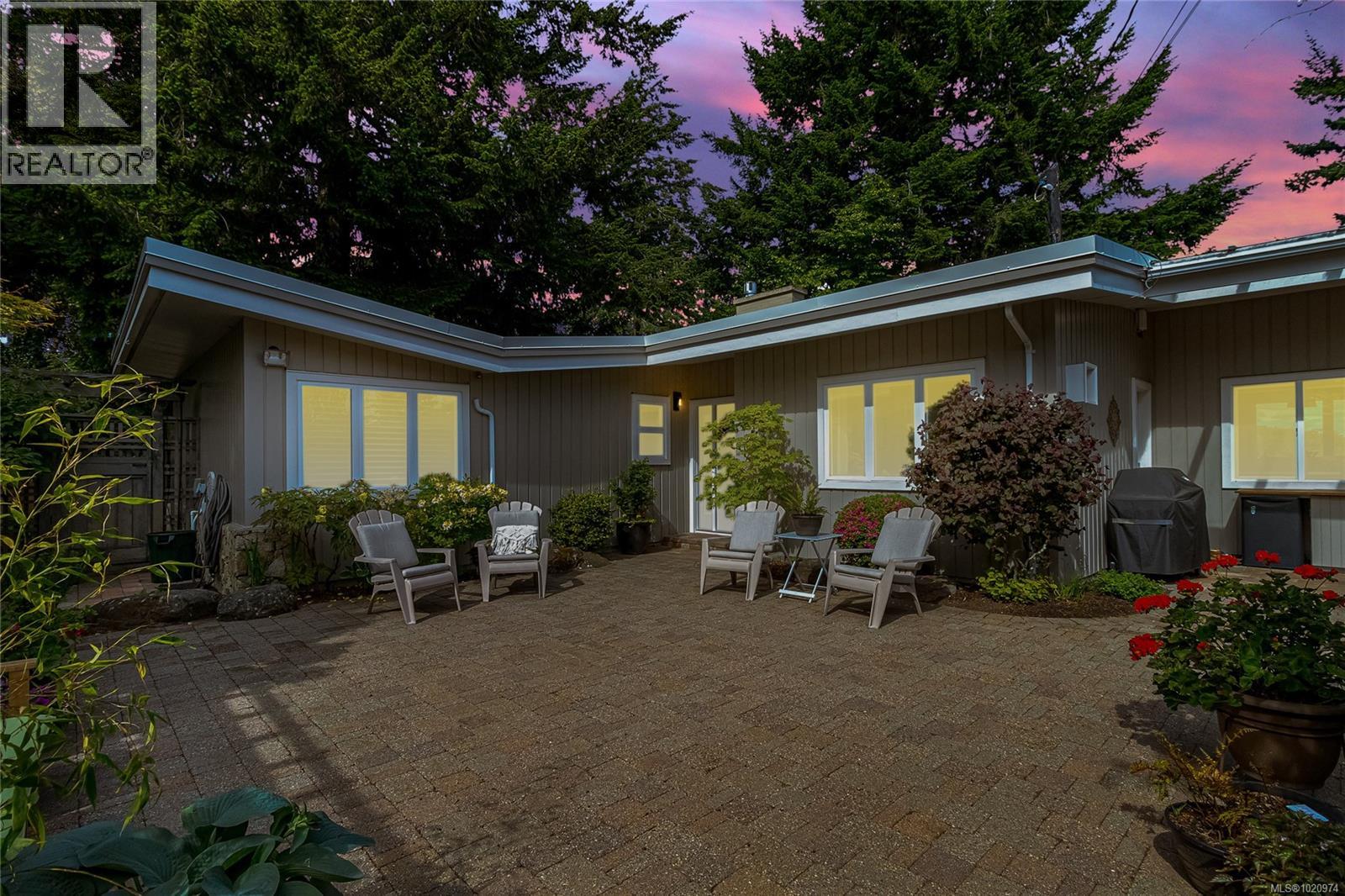  4516 Duart Road, Saanich