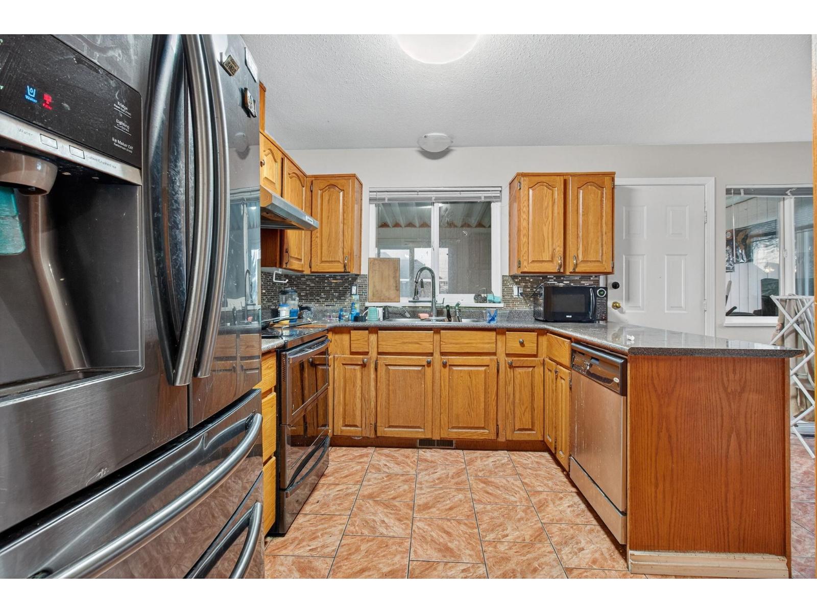 7556 SINCLAIR CRESCENT, Surrey