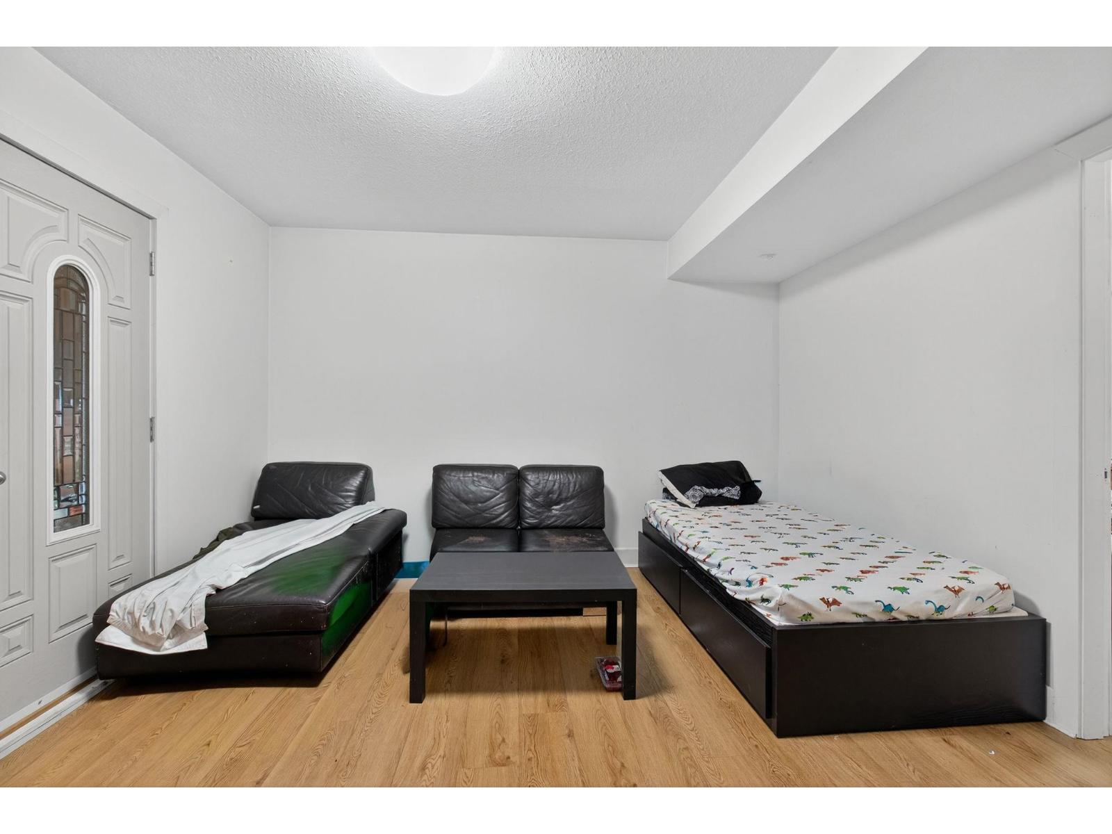 7556 SINCLAIR CRESCENT, Surrey