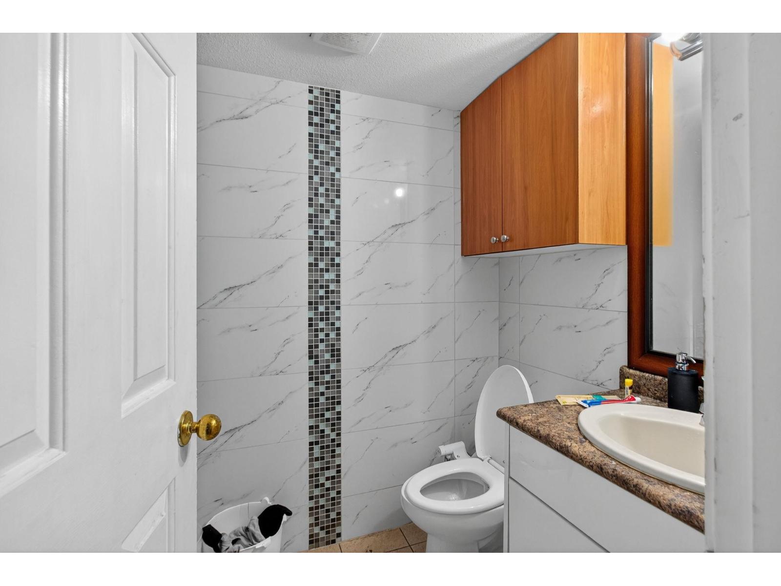 7556 SINCLAIR CRESCENT, Surrey