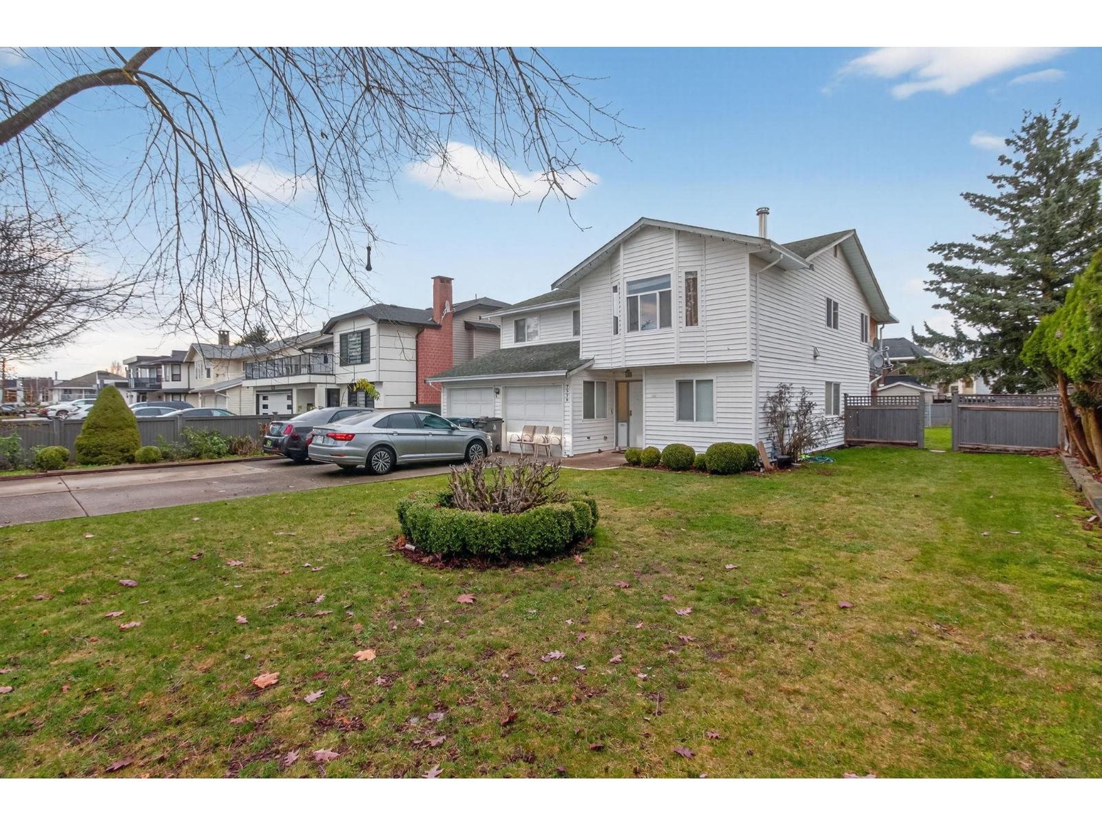 7556 SINCLAIR CRESCENT, Surrey