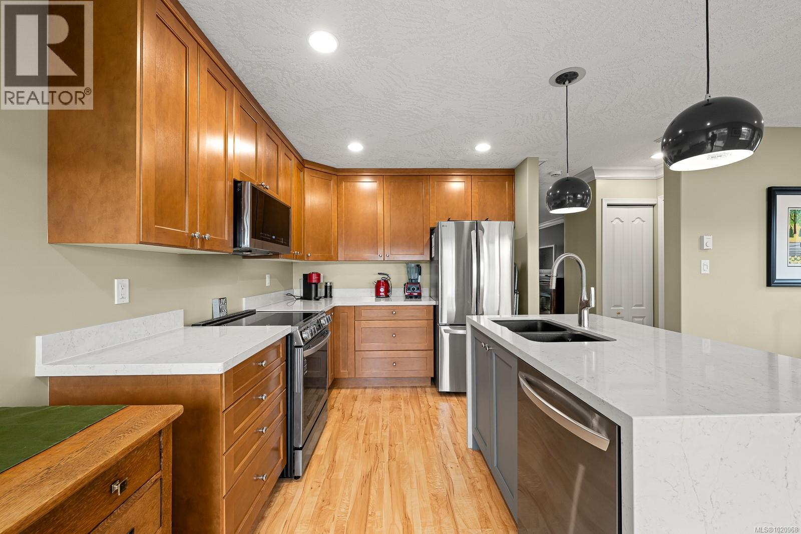 13 2475 Mansfield Dr, Courtenay