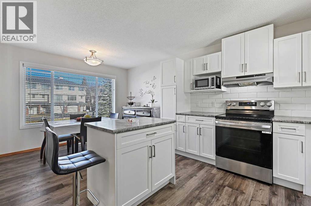 Single Family House 4 Level for Sale in  Rocky Ridge Court NW Rocky Ridge Calgary 