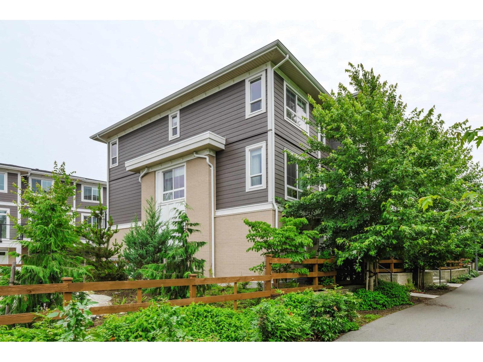 38 8433 203A STREET, Langley