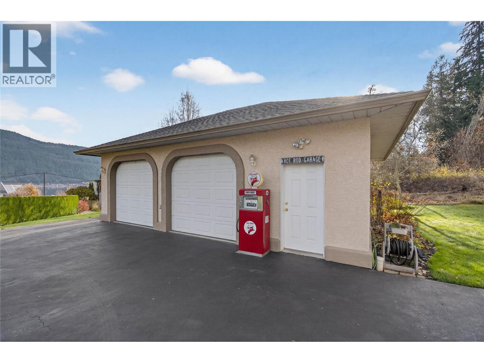 2940 Birch Lane, Blind Bay