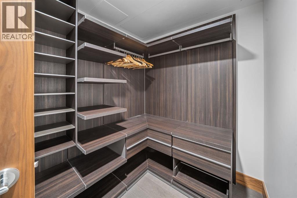 Single Family House for Sale in    Avenue SW Eau Claire Calgary 