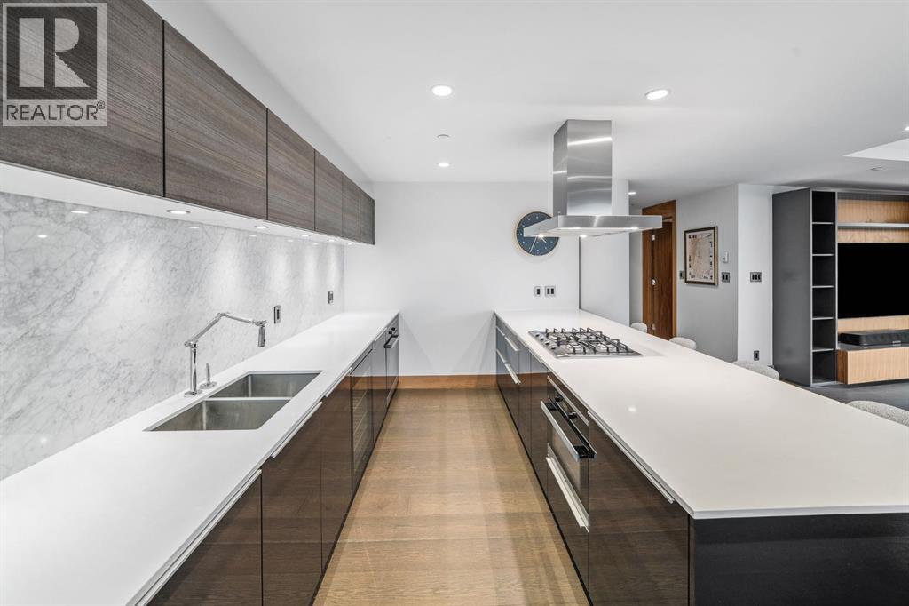 Single Family House for Sale in    Avenue SW Eau Claire Calgary 