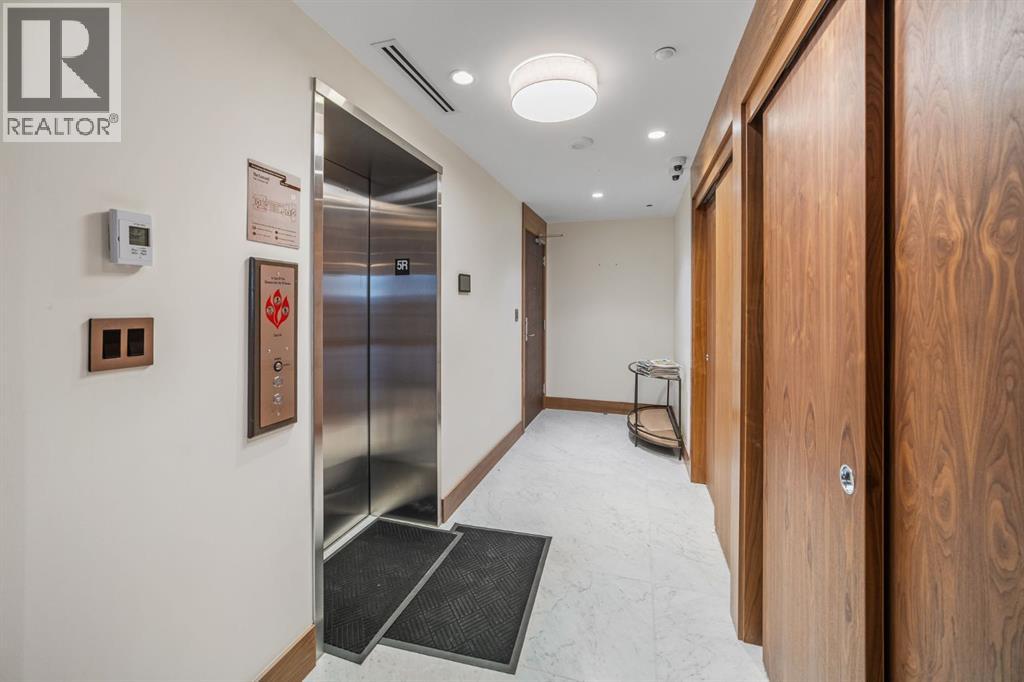 Single Family House for Sale in    Avenue SW Eau Claire Calgary 