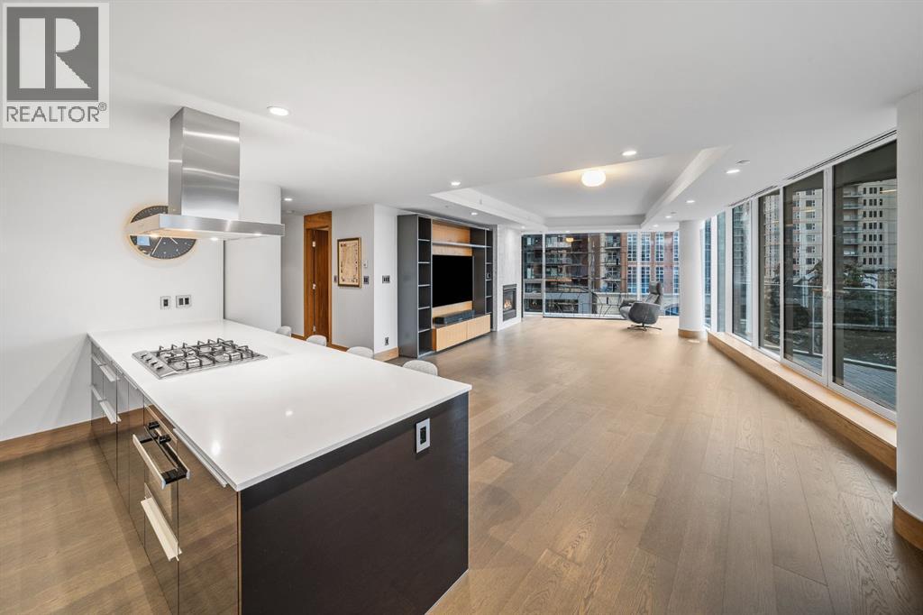 Single Family House for Sale in    Avenue SW Eau Claire Calgary 