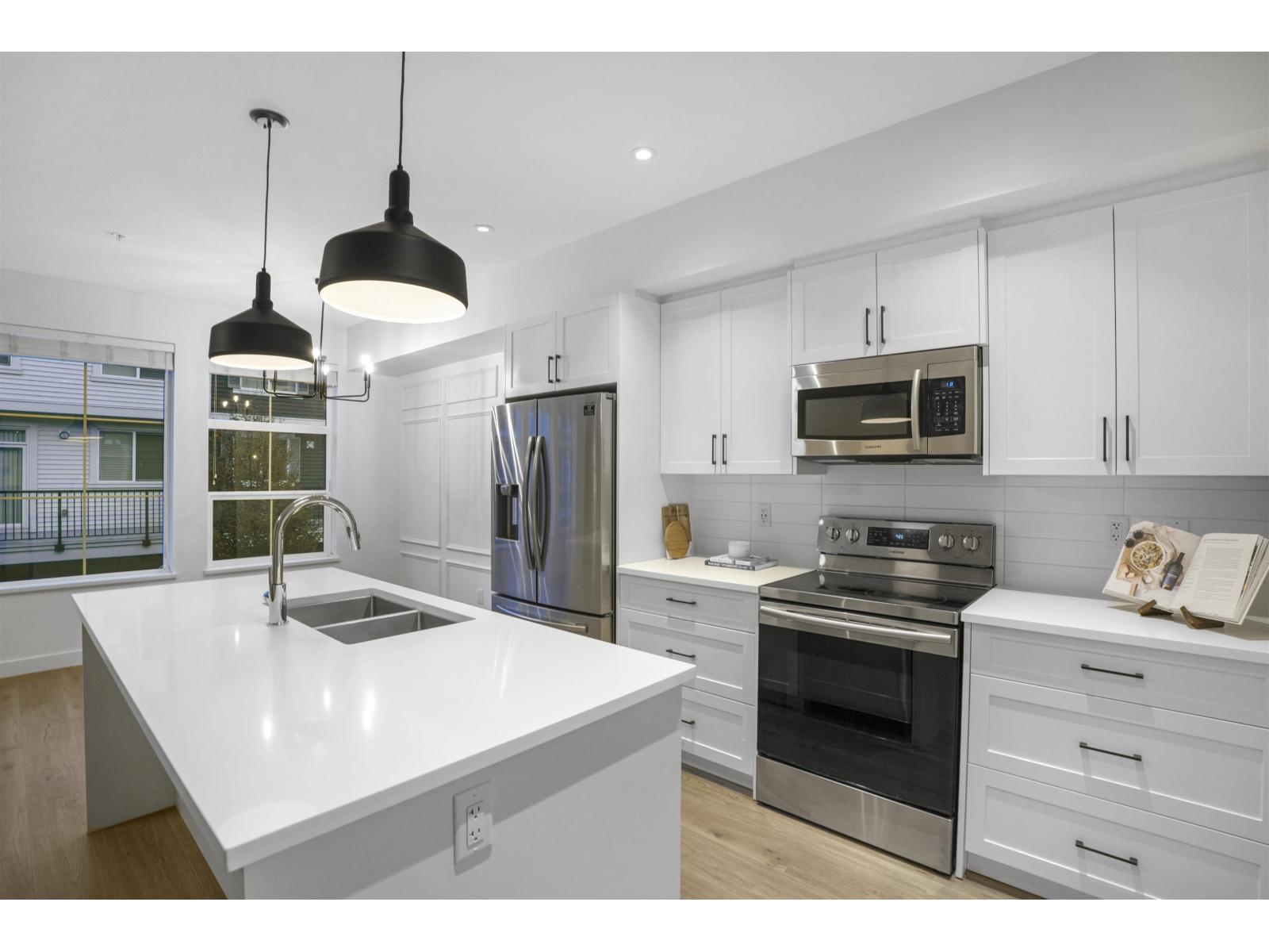 73 8371 202B STREET, Langley