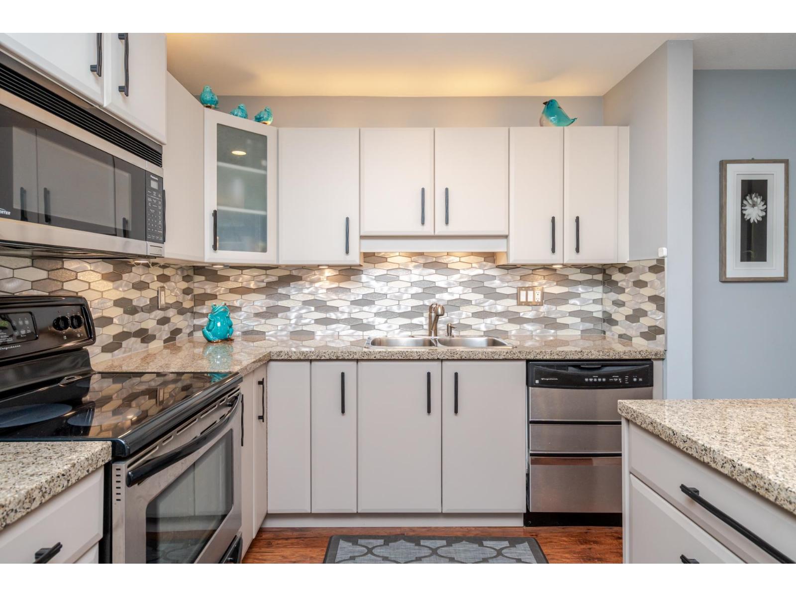 409 5474 198TH STREET, Langley