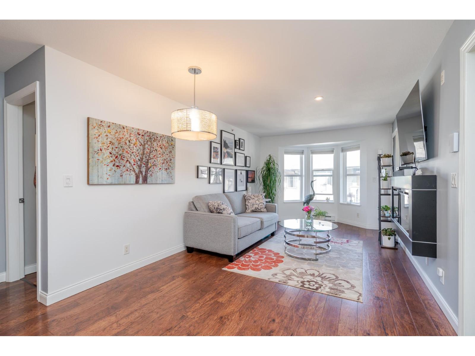 409 5474 198TH STREET, Langley