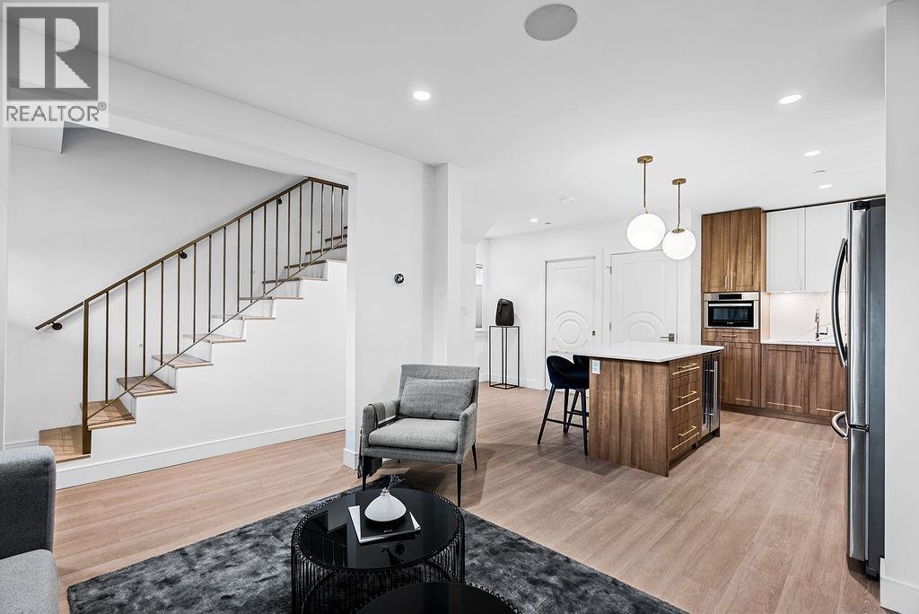 1022 ODLUM DRIVE, Vancouver