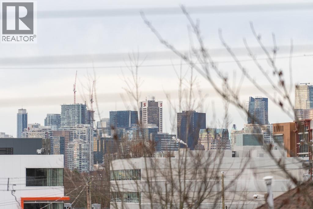 1022 ODLUM DRIVE, Vancouver