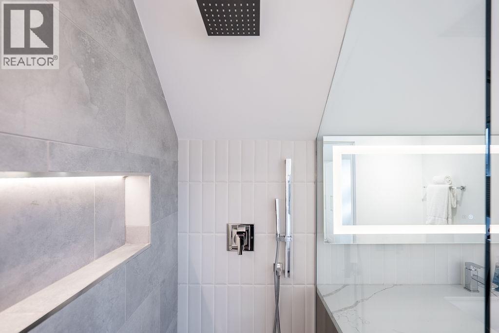 1022 ODLUM DRIVE, Vancouver