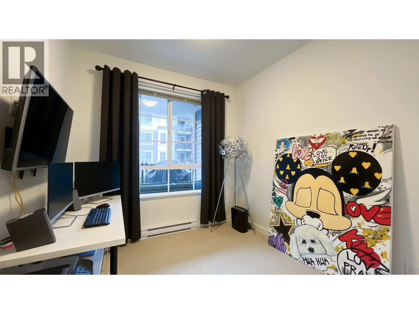 211 545 FOSTER AVENUE, Coquitlam