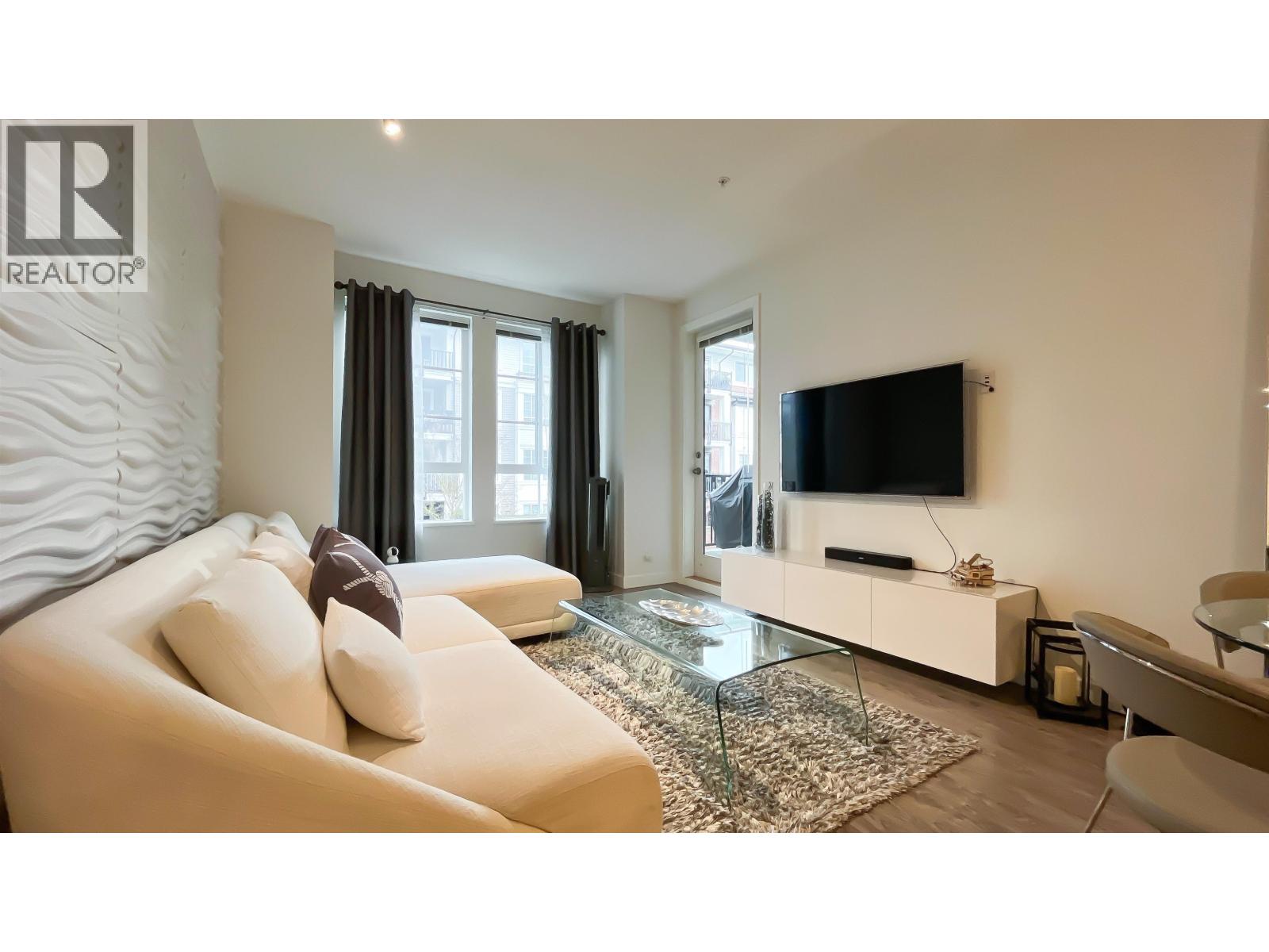 211 545 FOSTER AVENUE, Coquitlam