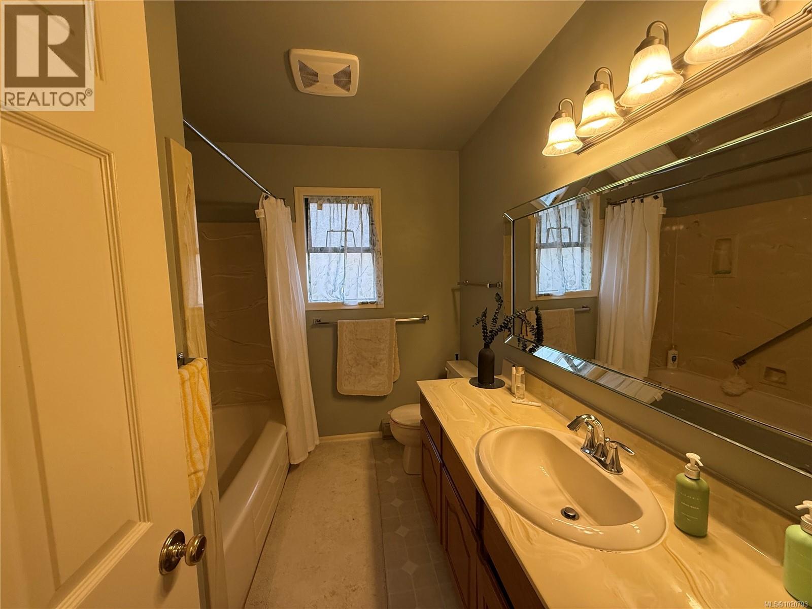 1509 Lynnfield Pl, Saanich