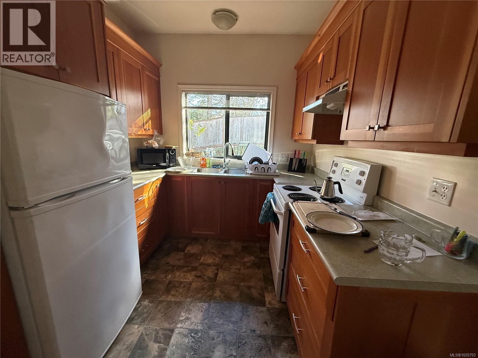 1509 Lynnfield Pl, Saanich