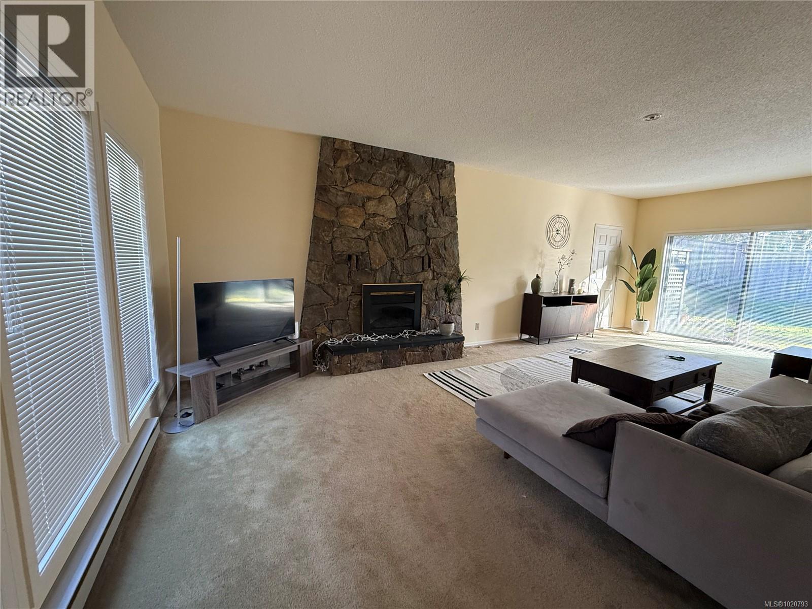 1509 Lynnfield Pl, Saanich