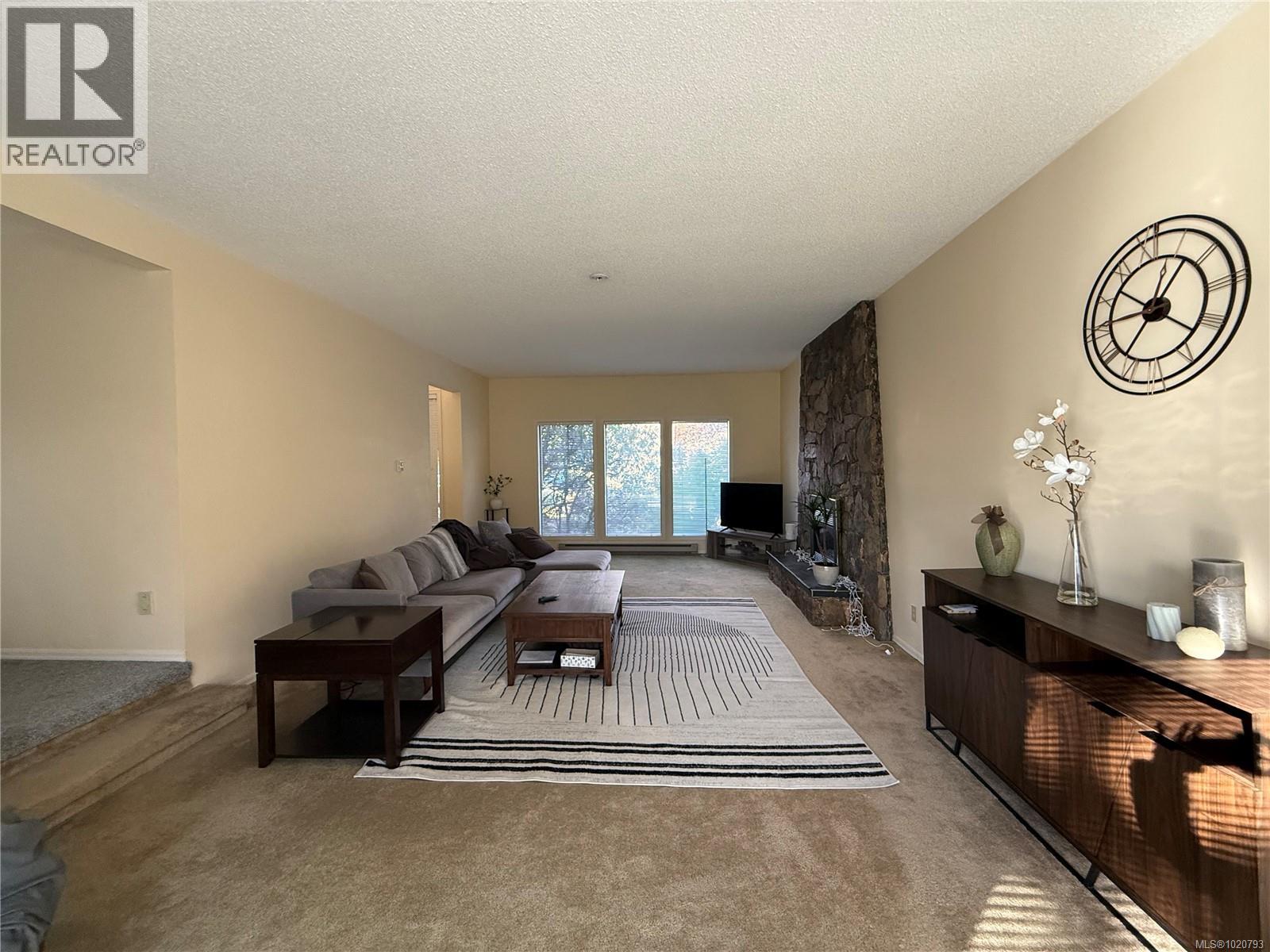 1509 Lynnfield Pl, Saanich