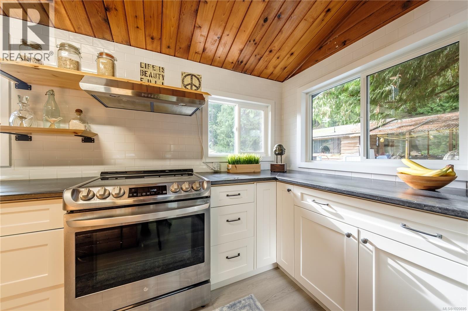 336 Hemlock Ave, Gabriola Island