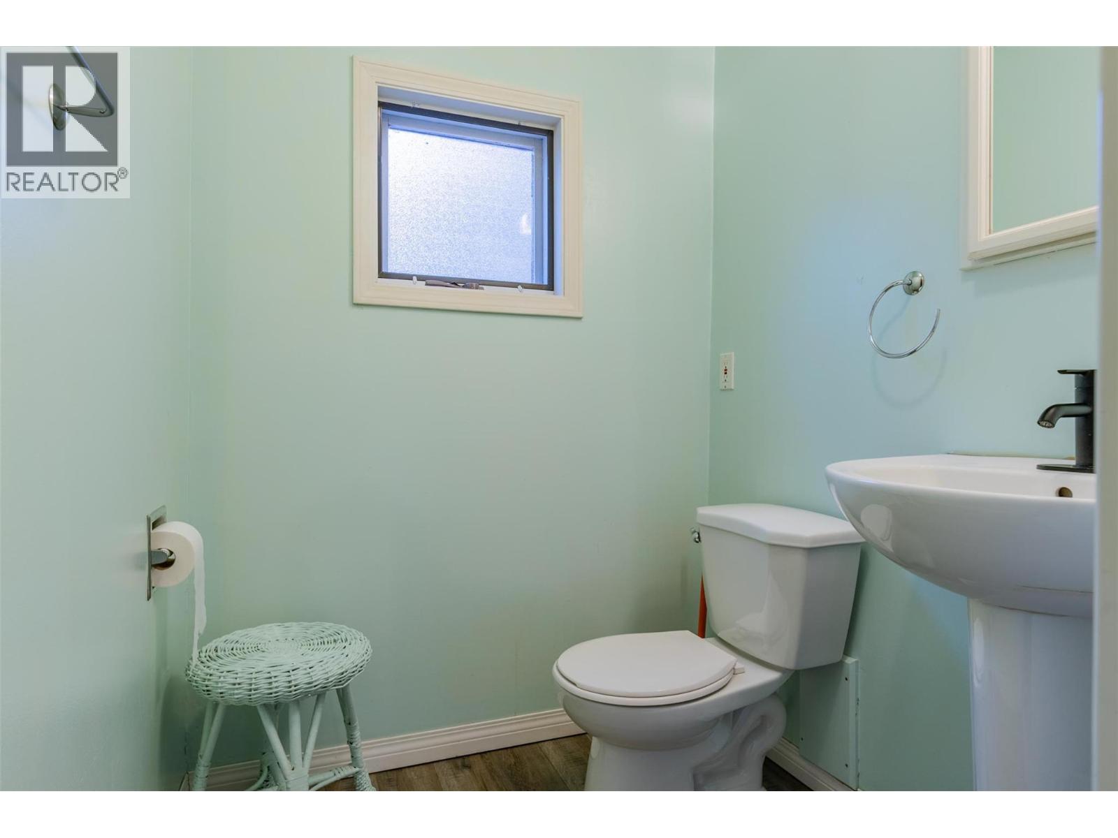 2071 Massie Road, Christina Lake