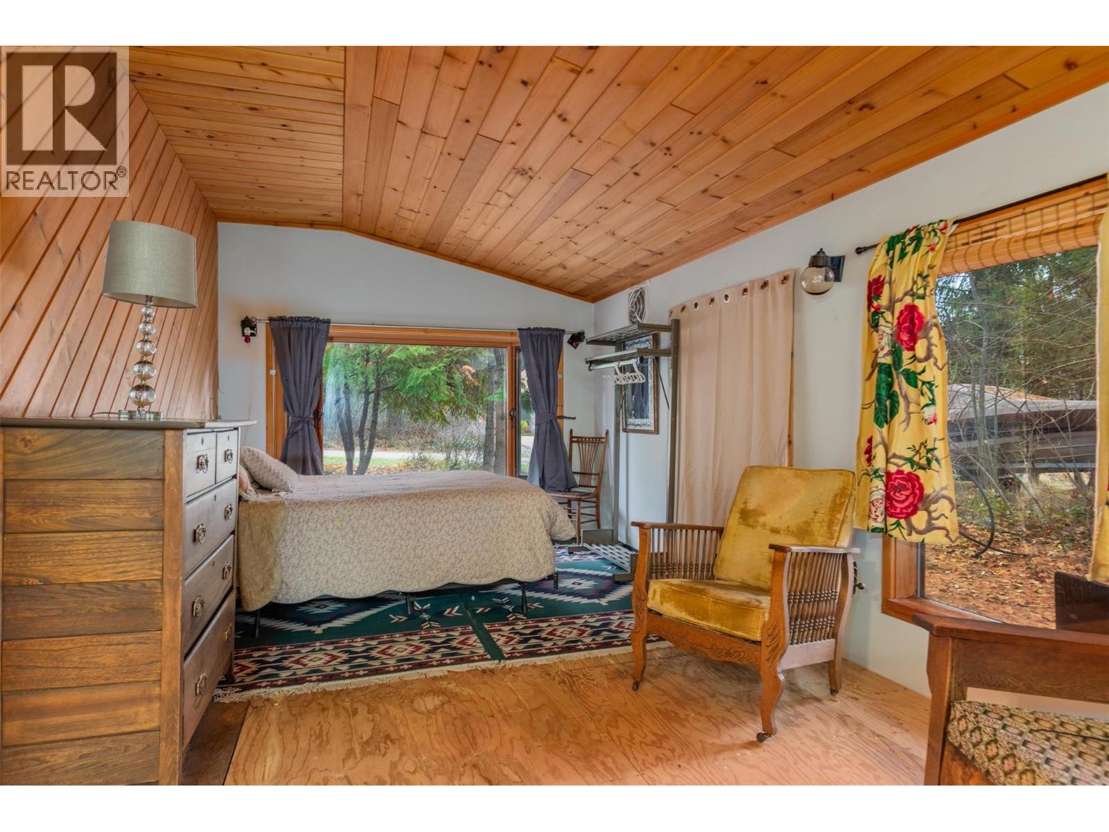 2071 Massie Road, Christina Lake