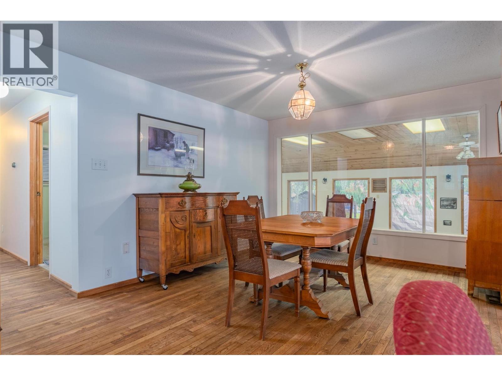 2071 Massie Road, Christina Lake