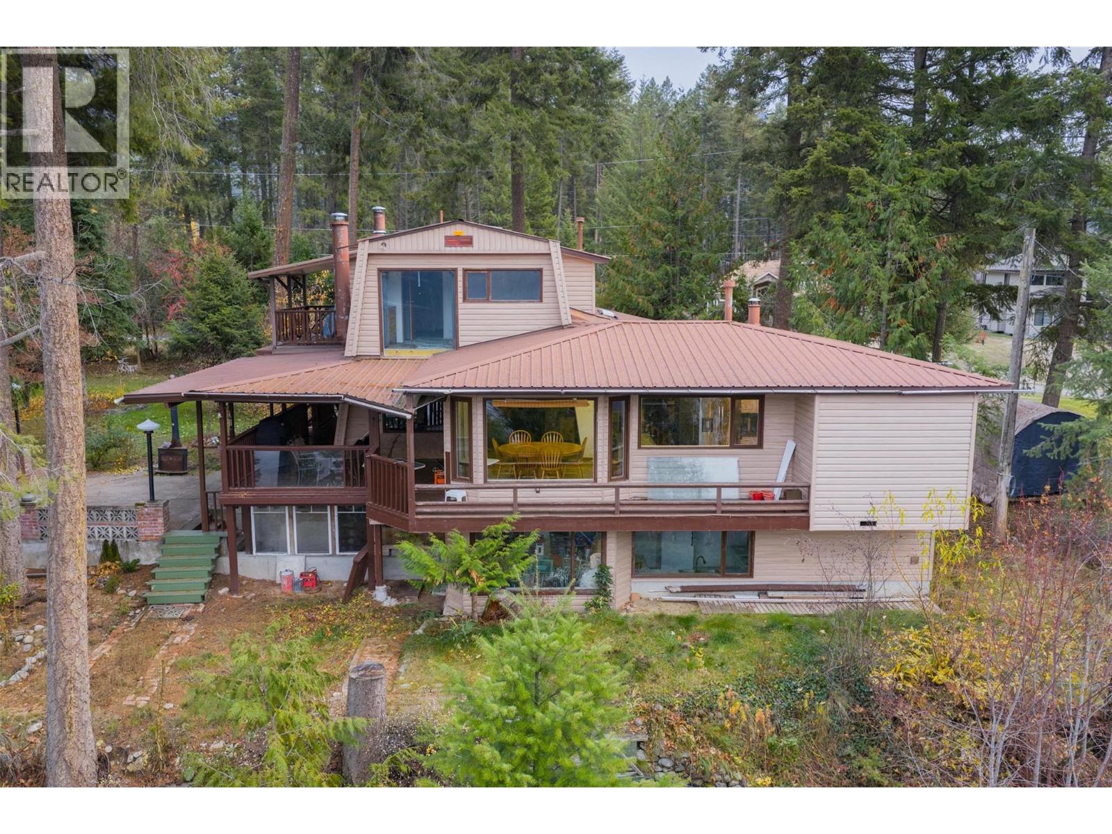 2071 Massie Road, Christina Lake