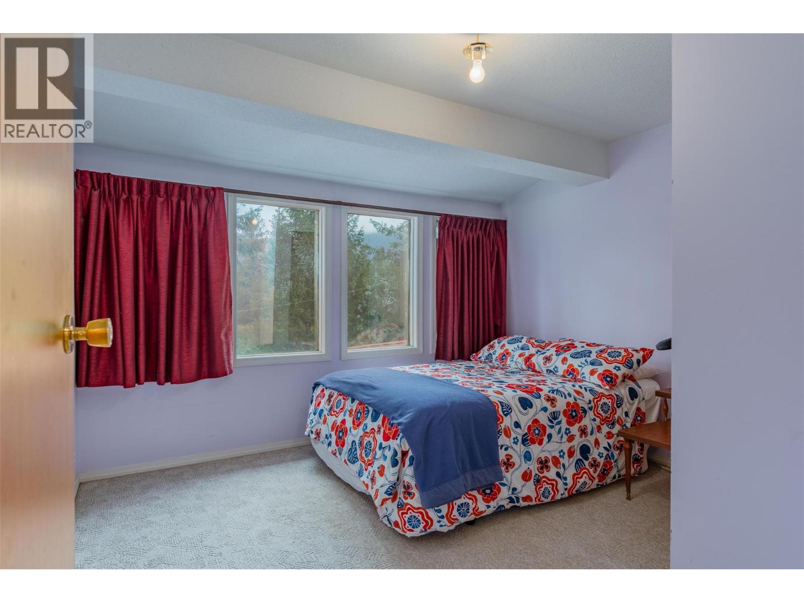 2071 Massie Road, Christina Lake