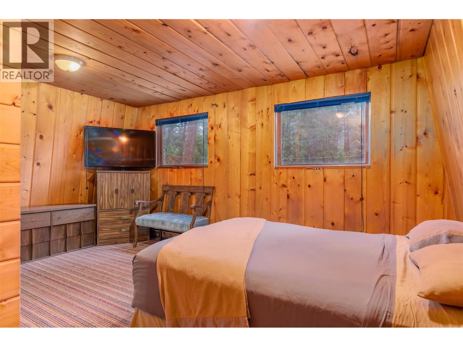 2071 Massie Road, Christina Lake