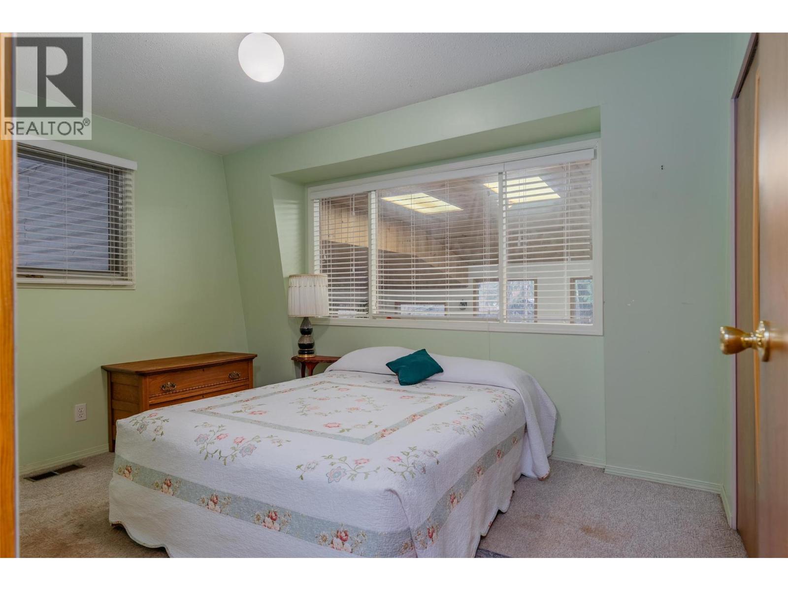 2071 Massie Road, Christina Lake