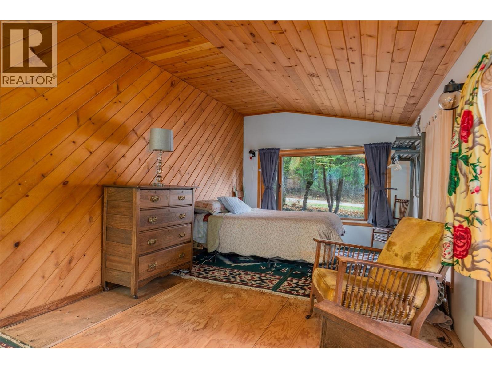 2071 Massie Road, Christina Lake