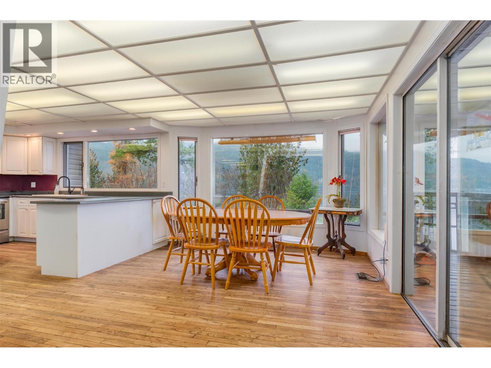 2071 Massie Road, Christina Lake