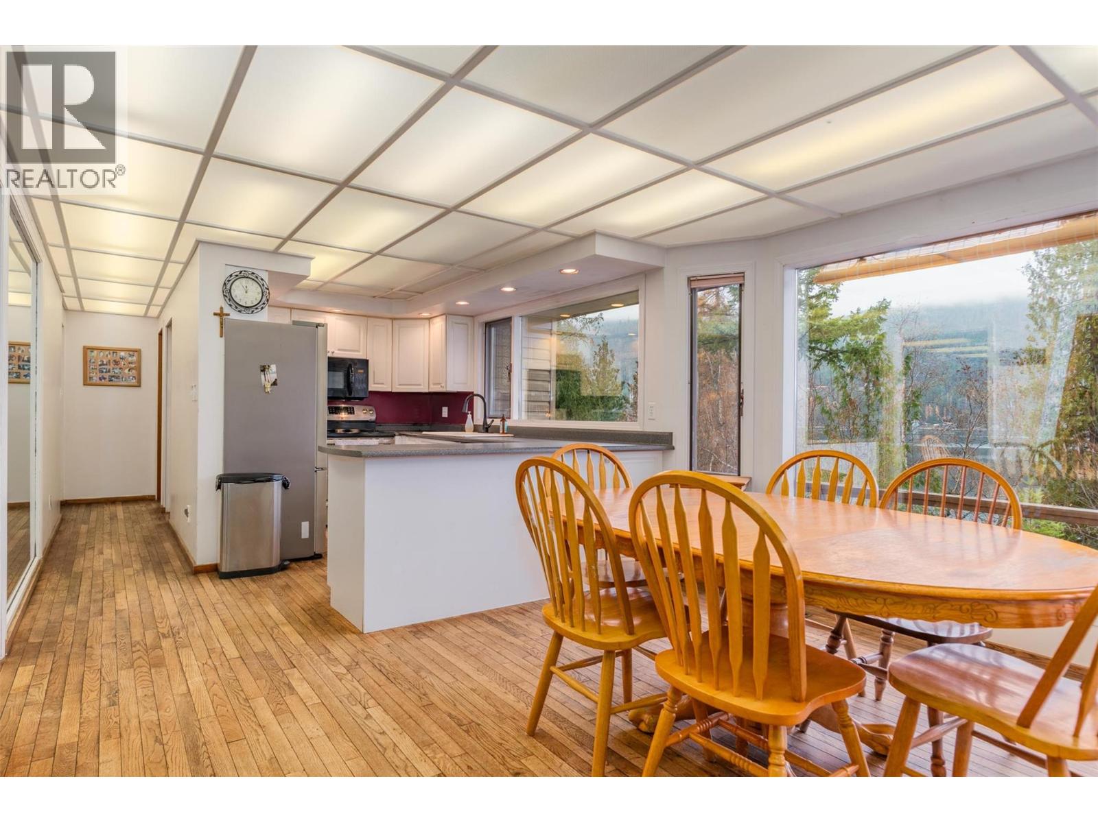 2071 Massie Road, Christina Lake