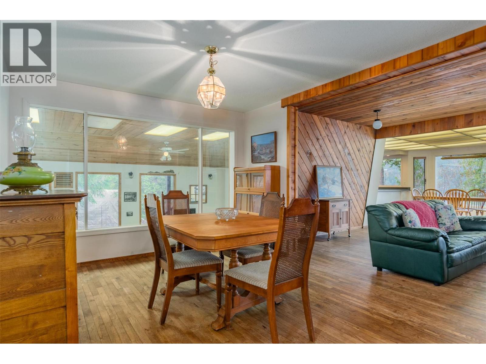 2071 Massie Road, Christina Lake