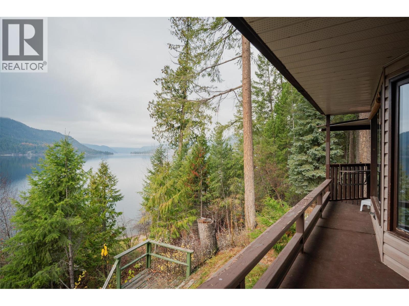 2071 Massie Road, Christina Lake