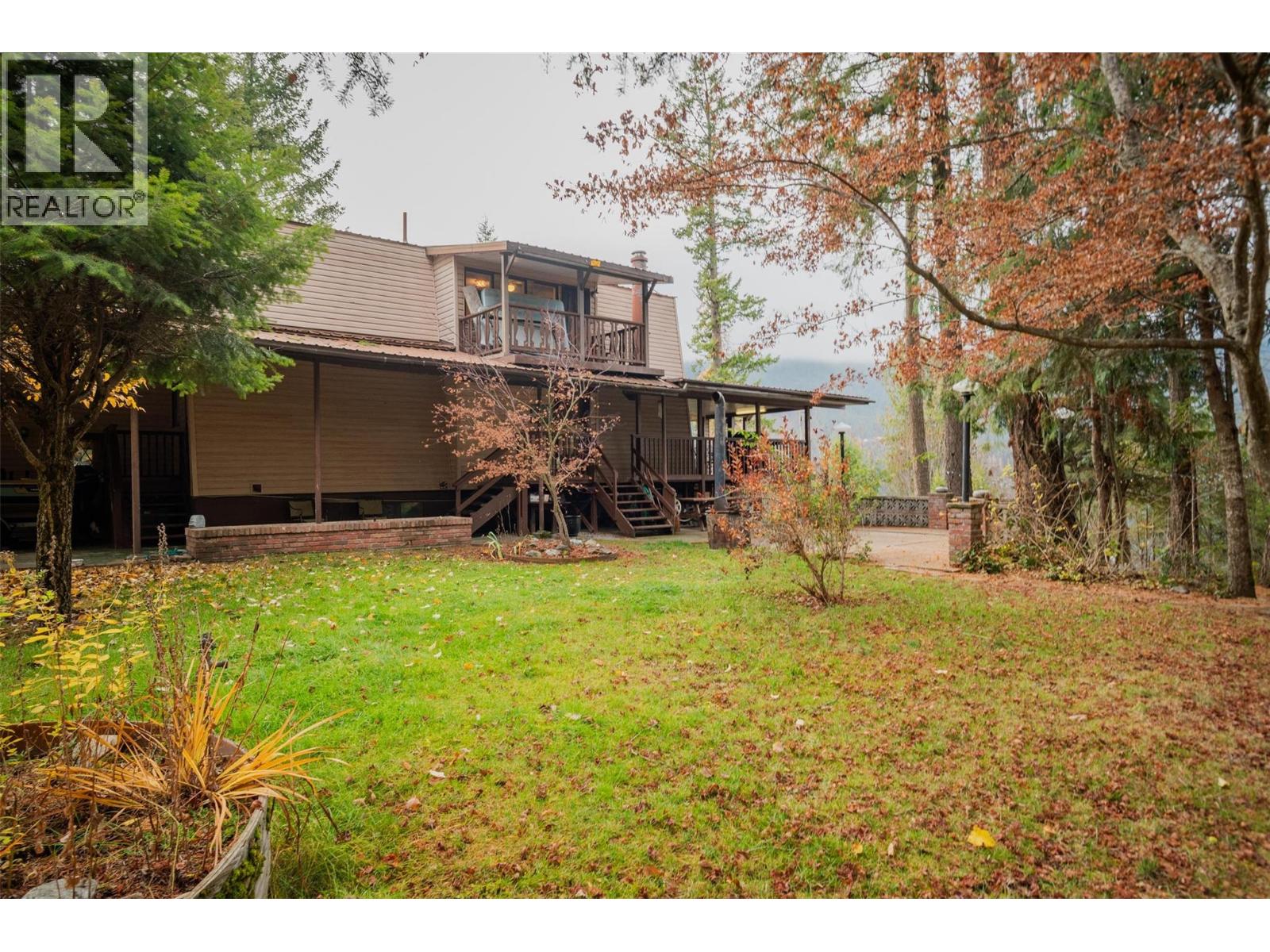2071 Massie Road, Christina Lake