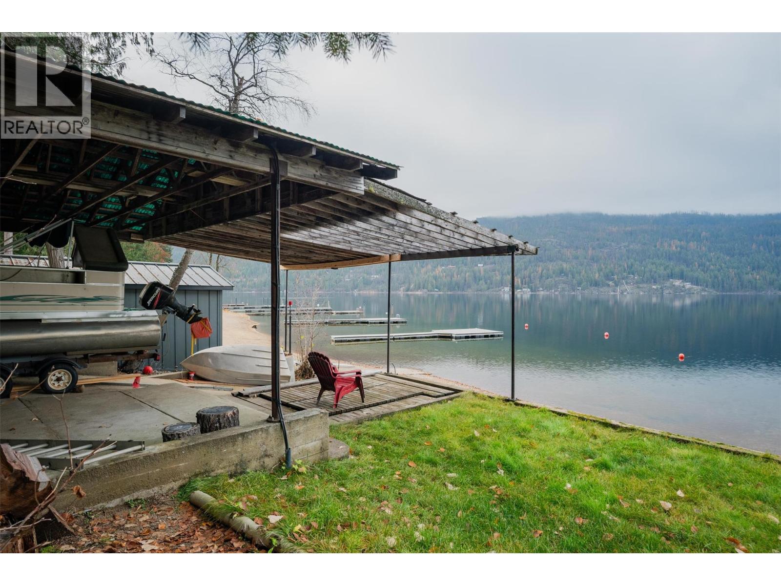 2071 Massie Road, Christina Lake