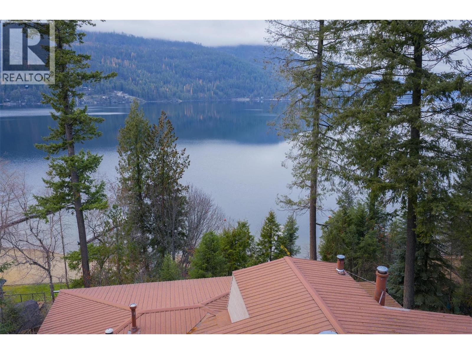 2071 Massie Road, Christina Lake