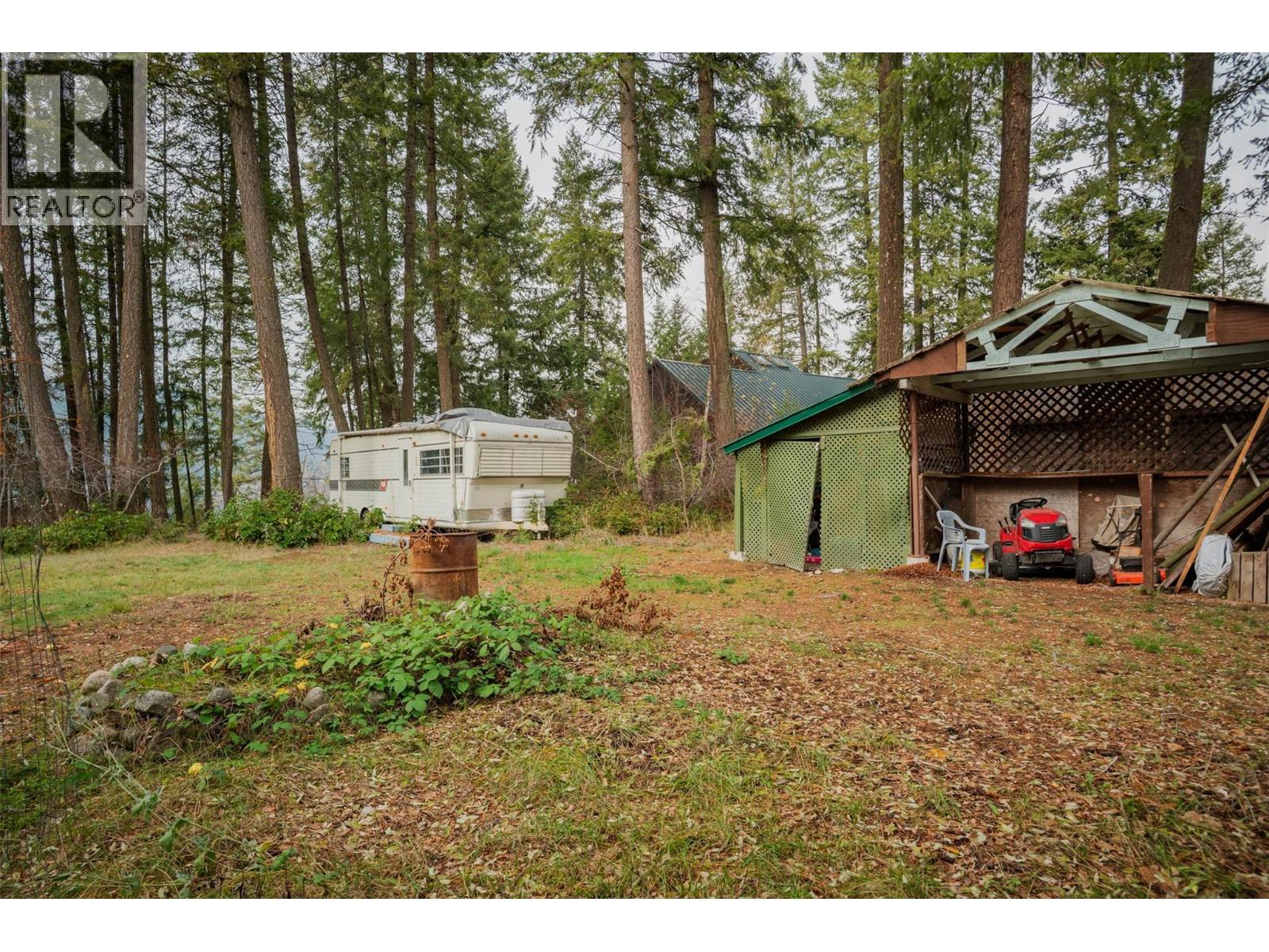 2071 Massie Road, Christina Lake