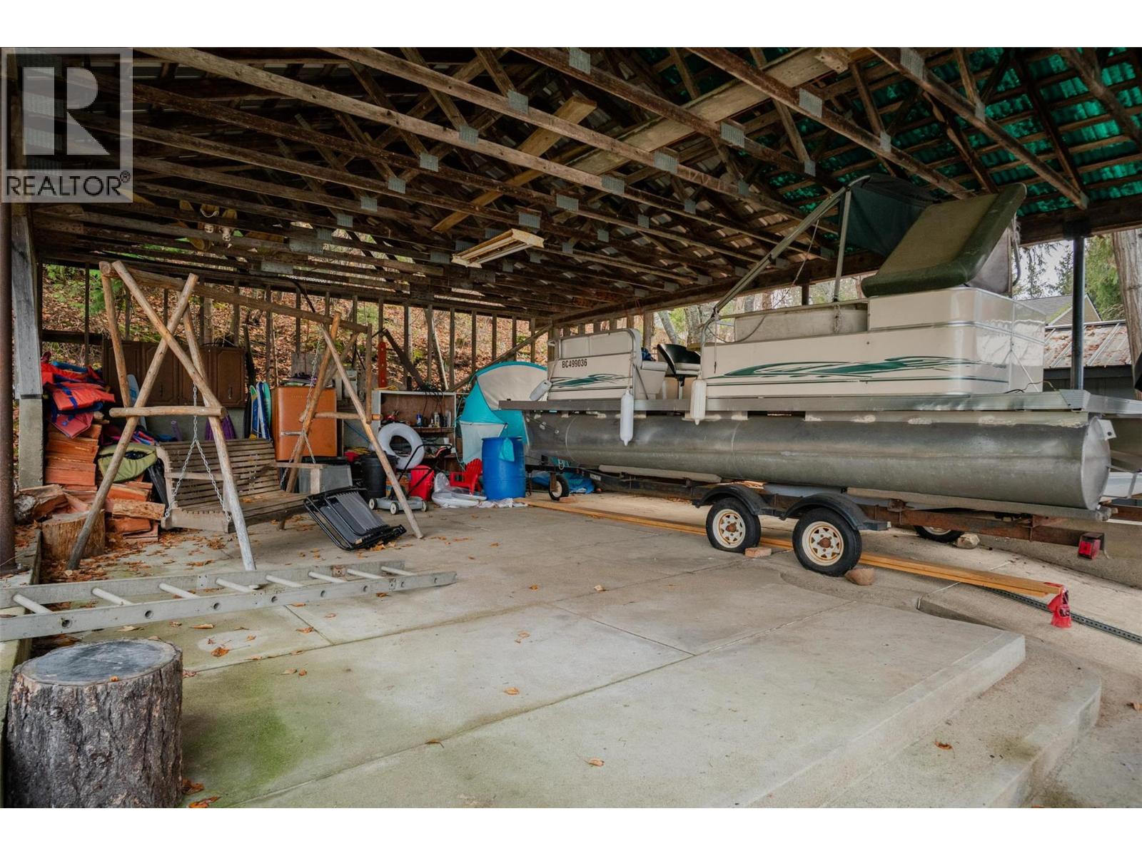 2071 Massie Road, Christina Lake