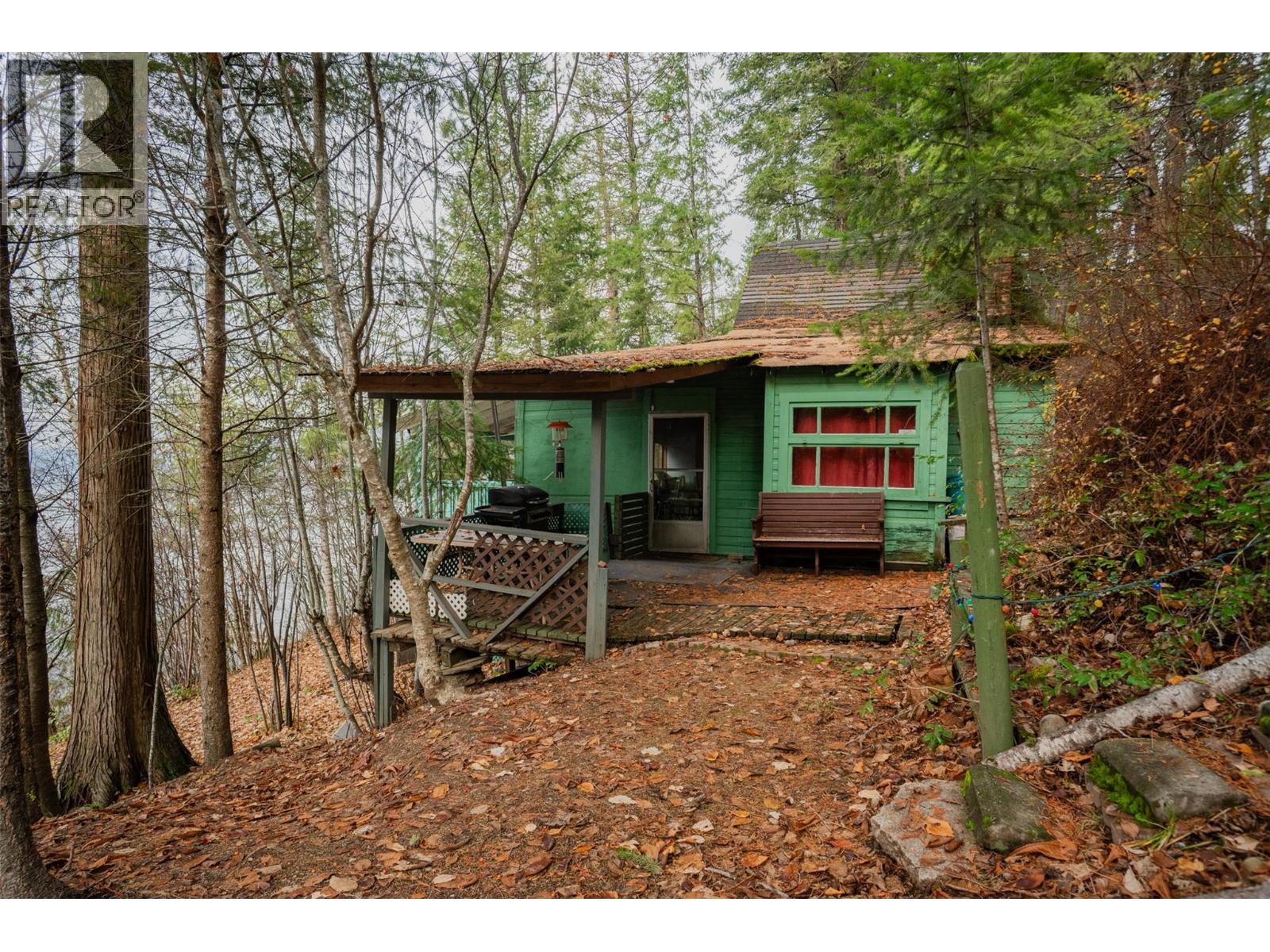 2071 Massie Road, Christina Lake