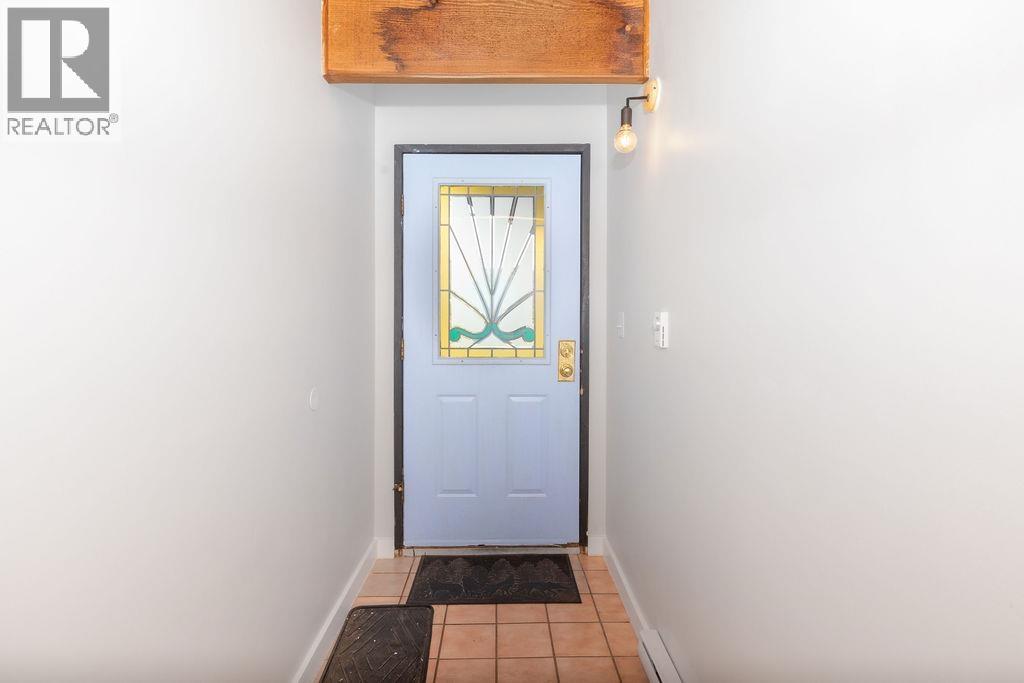 5613 TRAIL AVENUE, Sechelt