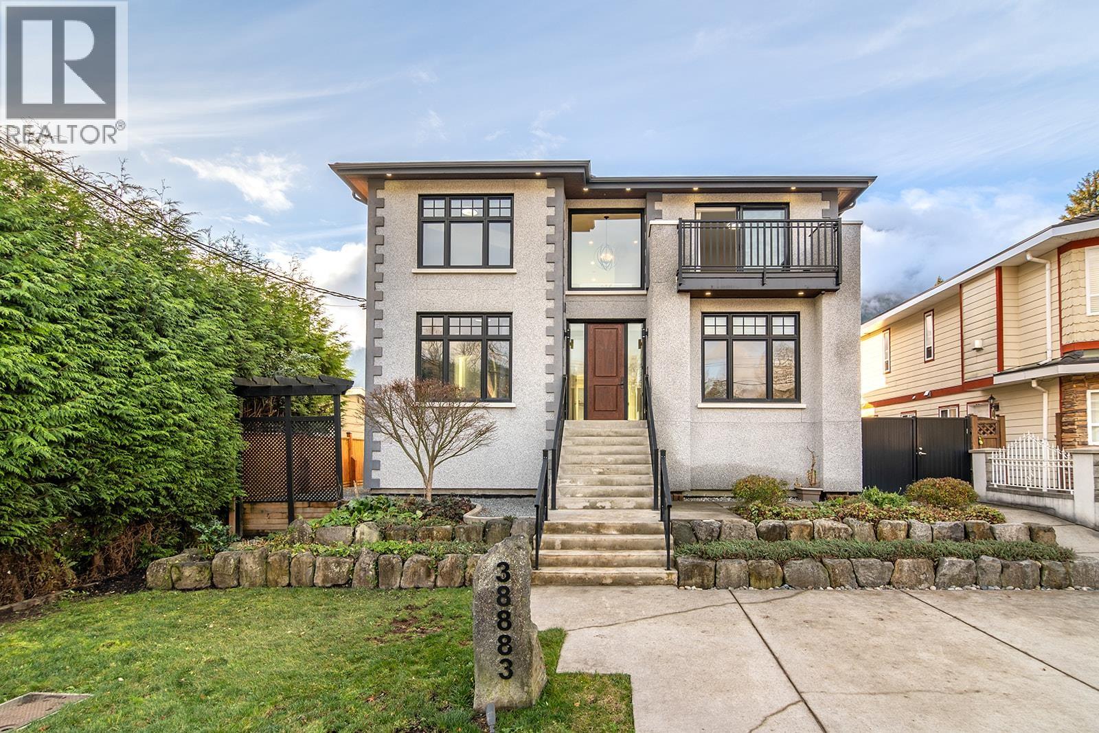 38883 BRITANNIA AVENUE, Squamish