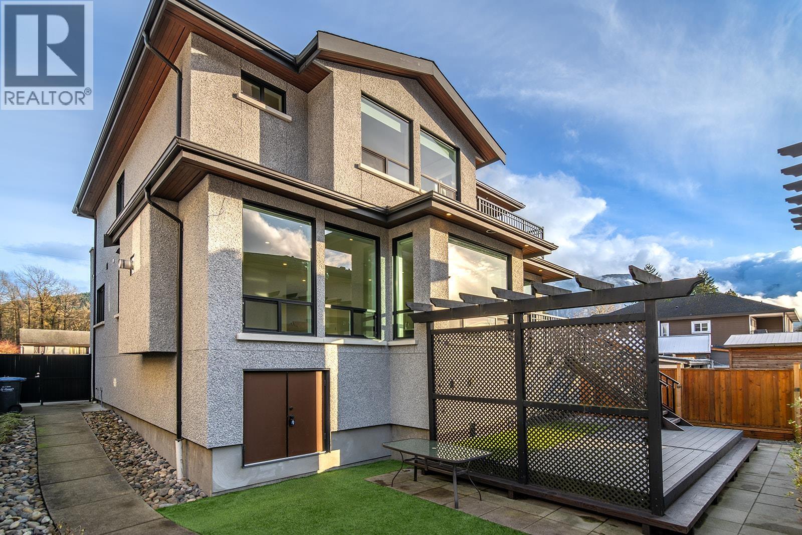 38883 BRITANNIA AVENUE, Squamish