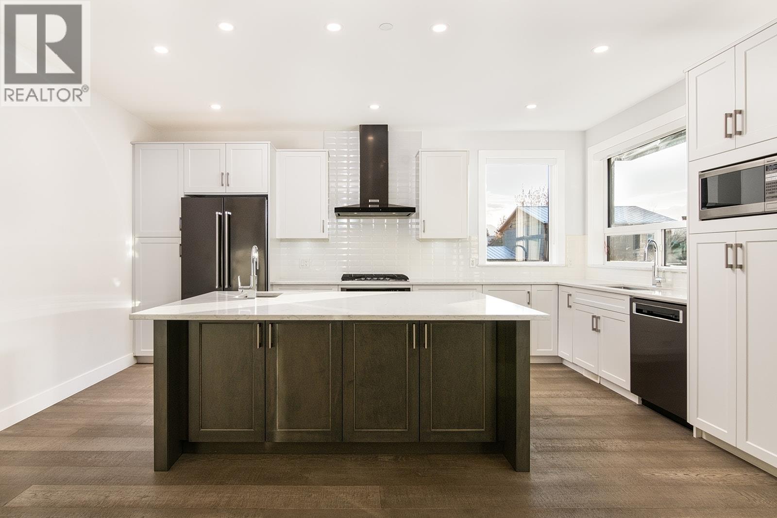 38883 BRITANNIA AVENUE, Squamish